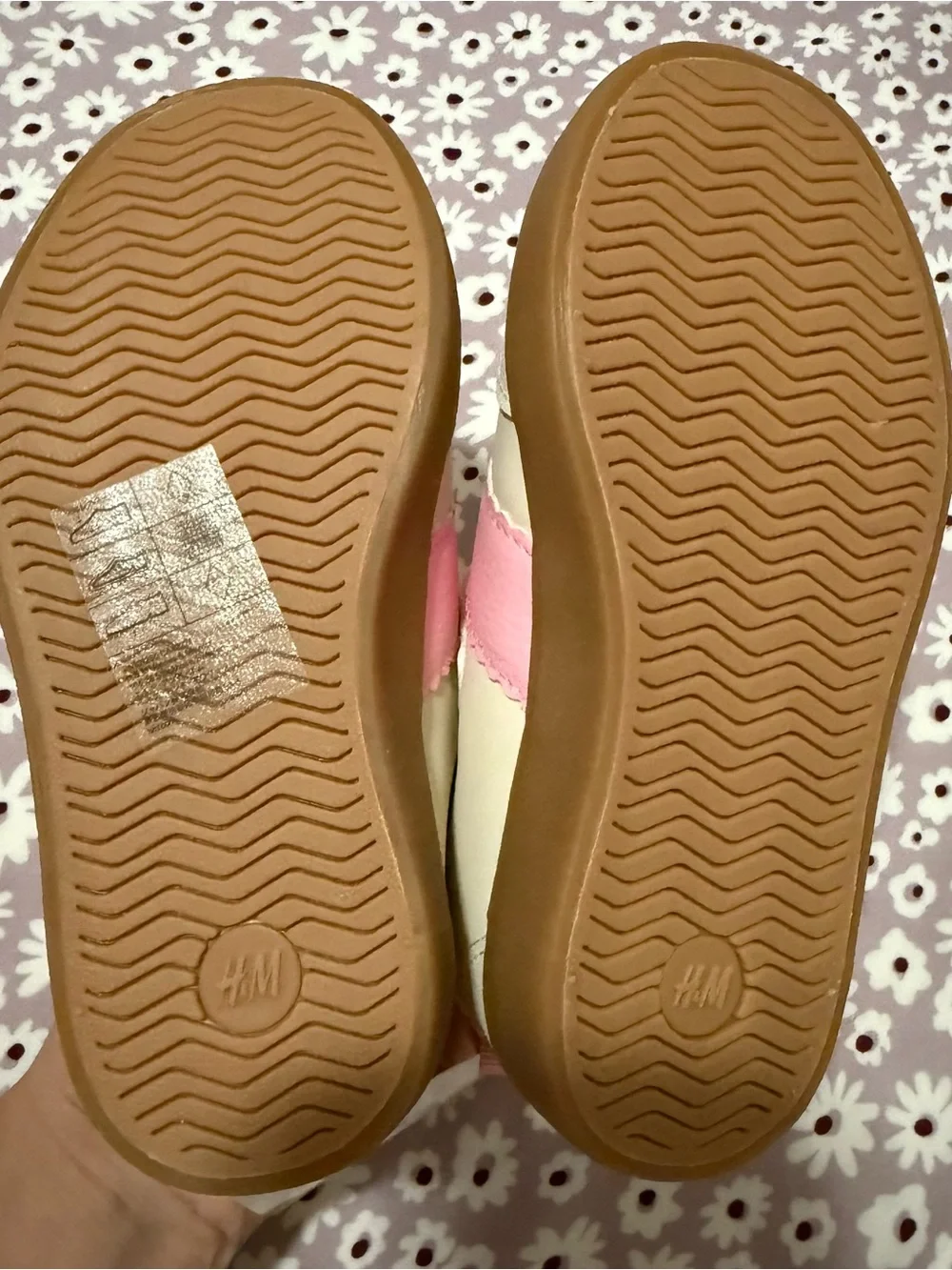 NWT Toddler girl minnie mouse sneakers
